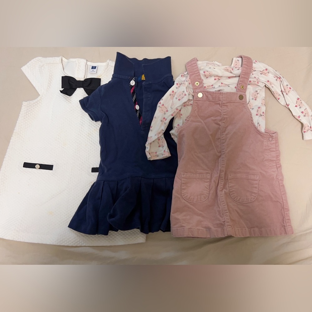 Little girl’s dresses (2T)